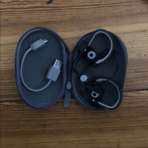 Beats headphones with case and charger